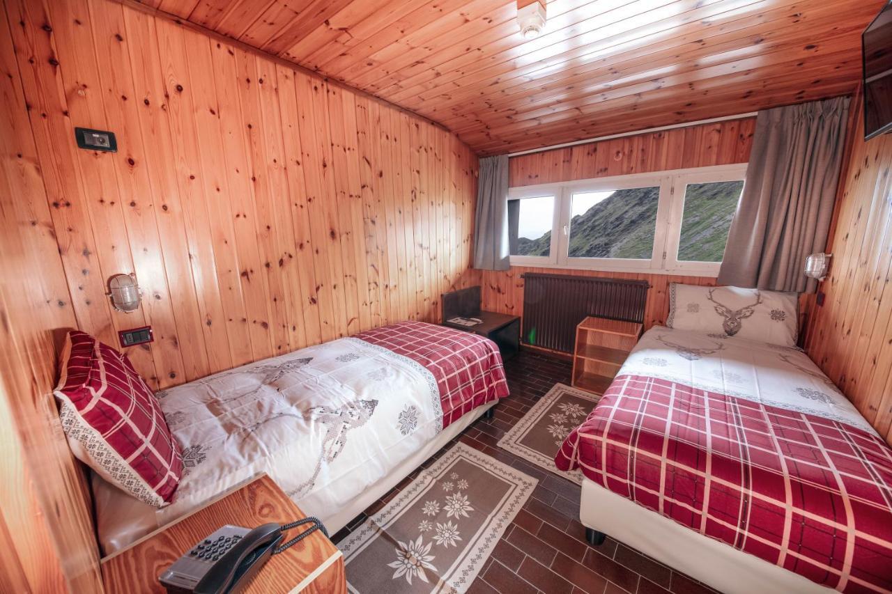 Albergo Quarto Pirovano Passo Stelvio Exteriör bild