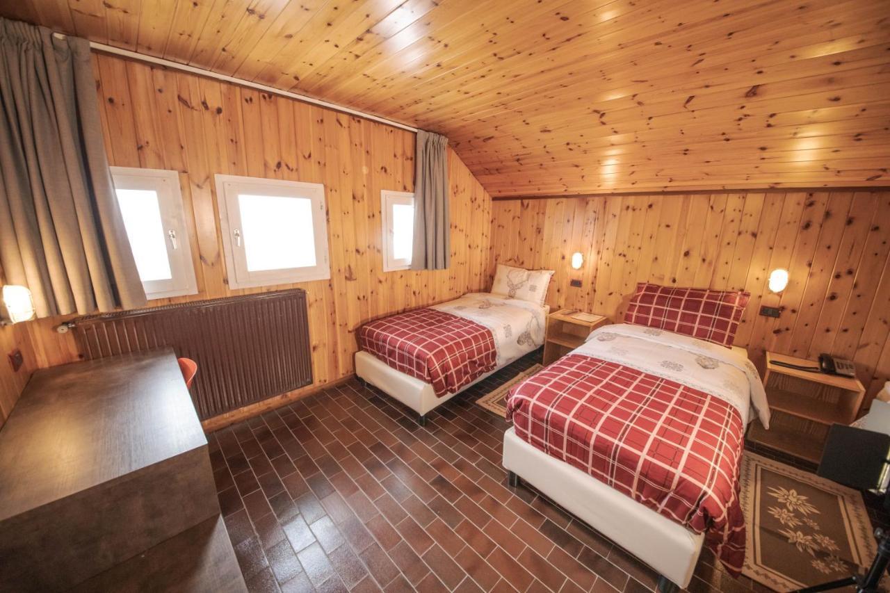 Albergo Quarto Pirovano Passo Stelvio Exteriör bild