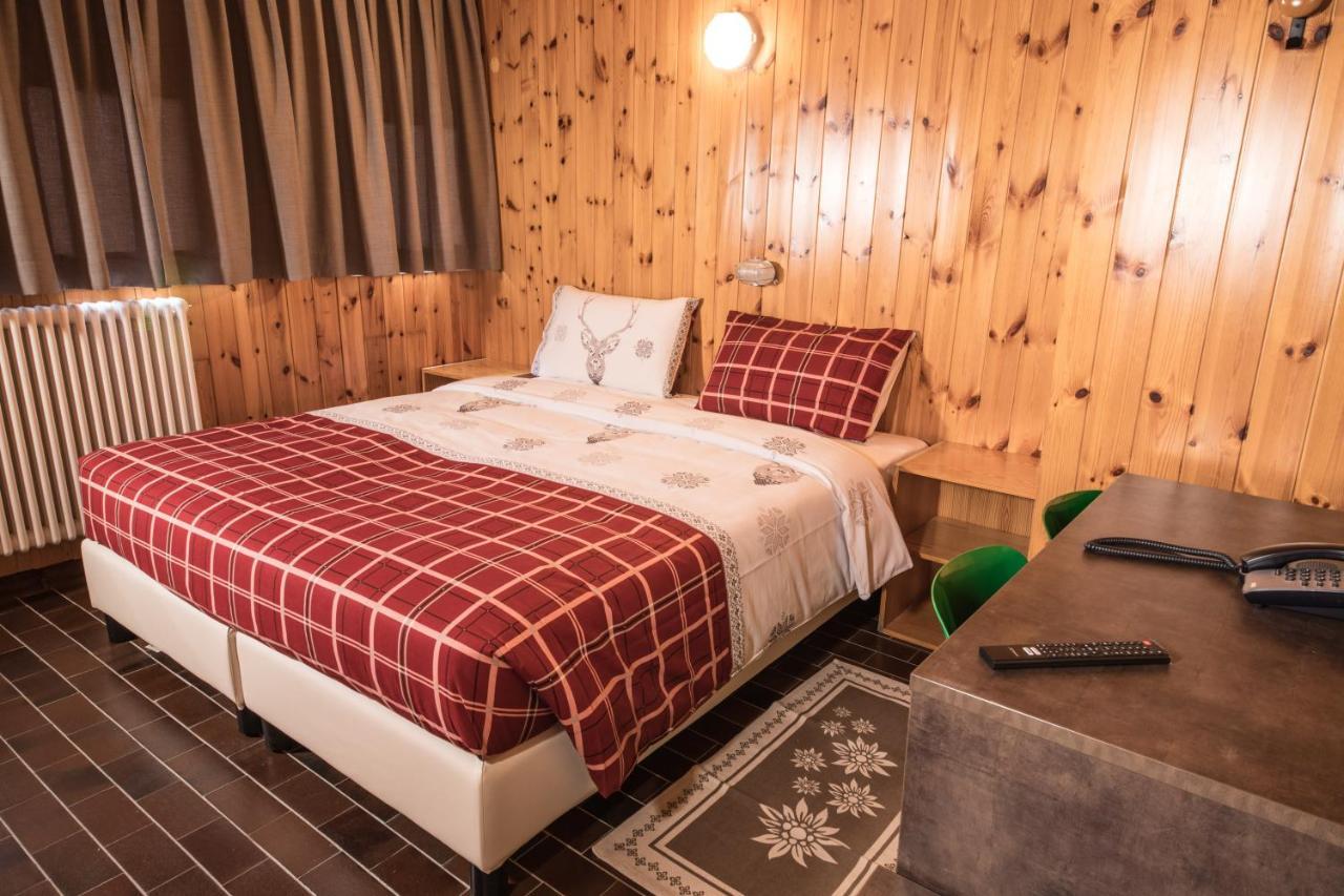 Albergo Quarto Pirovano Passo Stelvio Exteriör bild