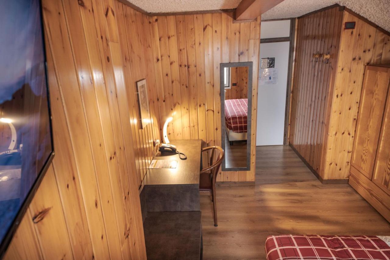 Albergo Quarto Pirovano Passo Stelvio Exteriör bild