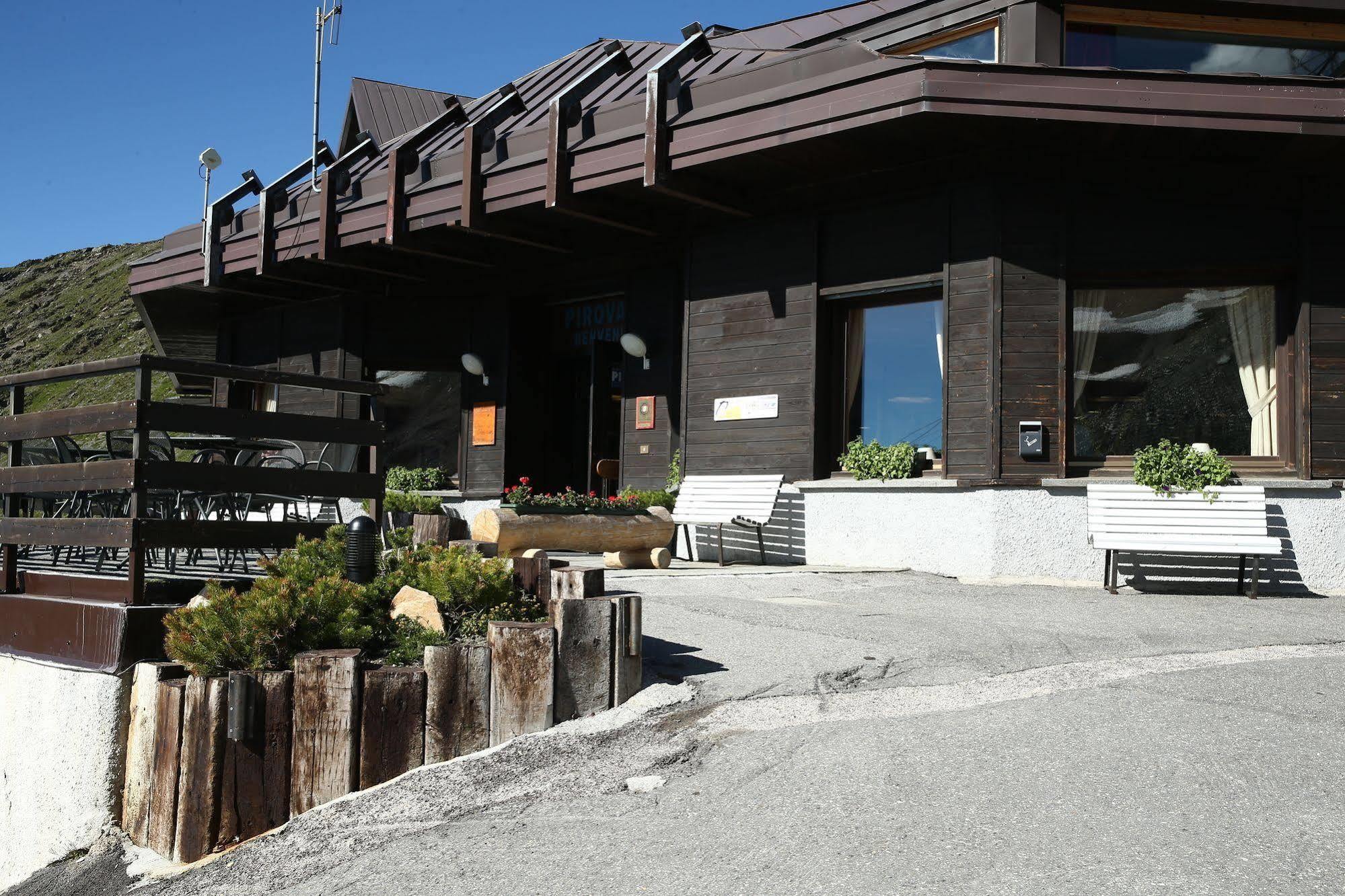 Albergo Quarto Pirovano Passo Stelvio Exteriör bild
