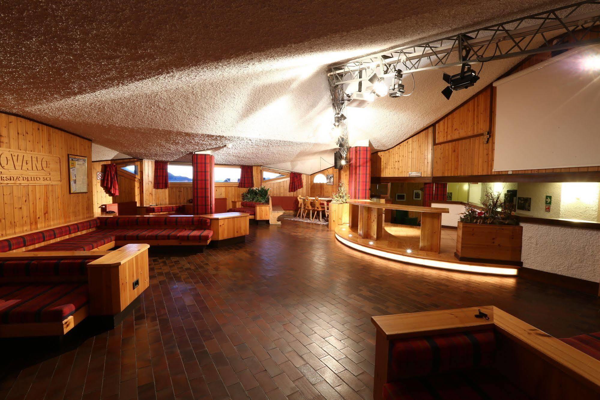 Albergo Quarto Pirovano Passo Stelvio Exteriör bild