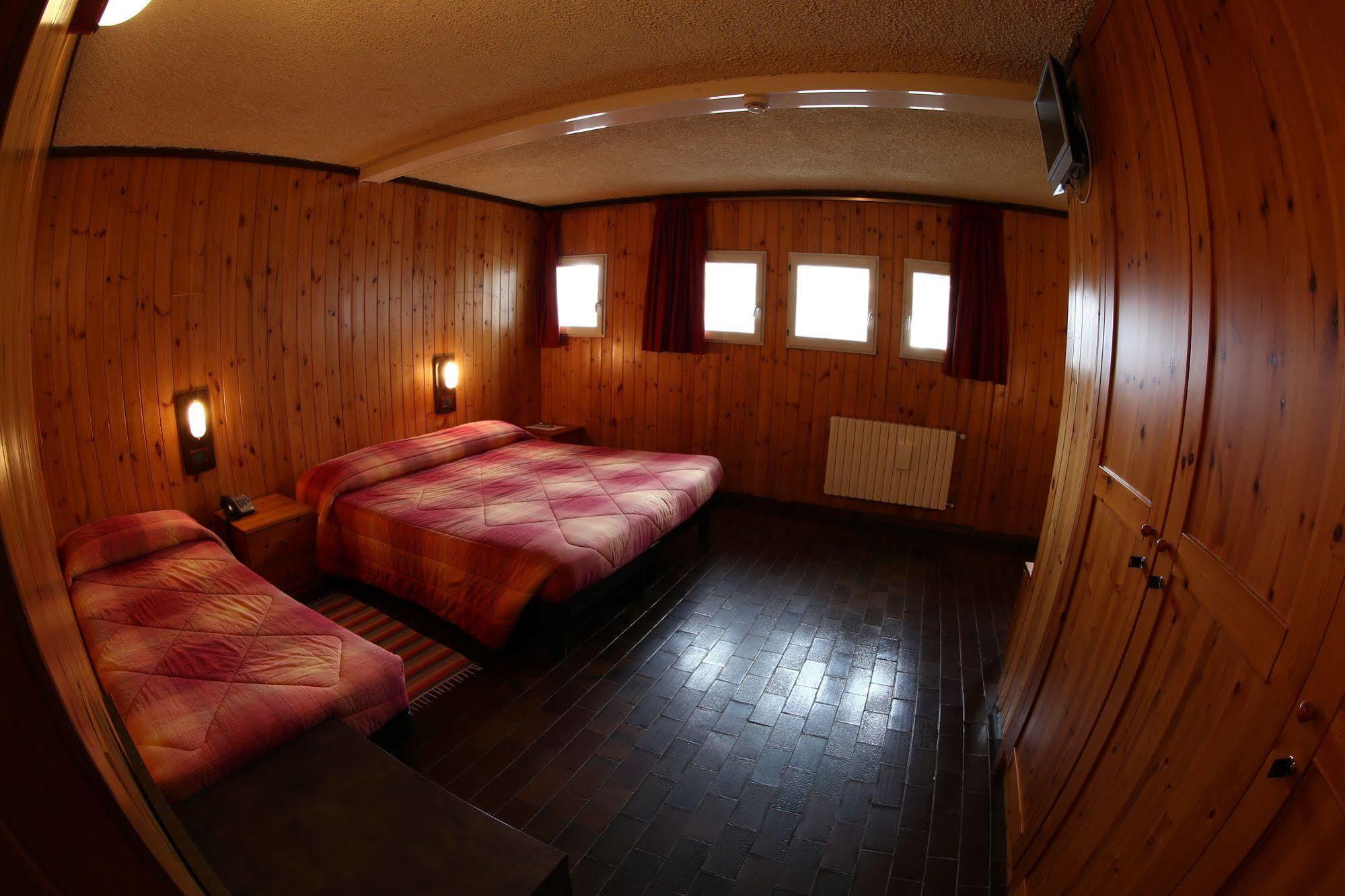 Albergo Quarto Pirovano Passo Stelvio Exteriör bild
