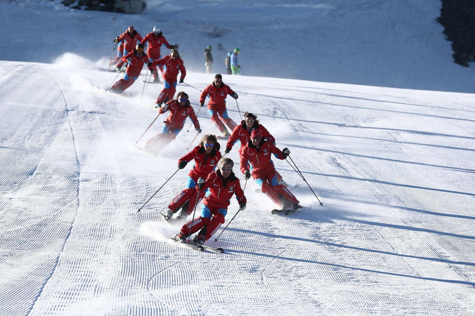 Albergo Quarto Pirovano Passo Stelvio Exteriör bild