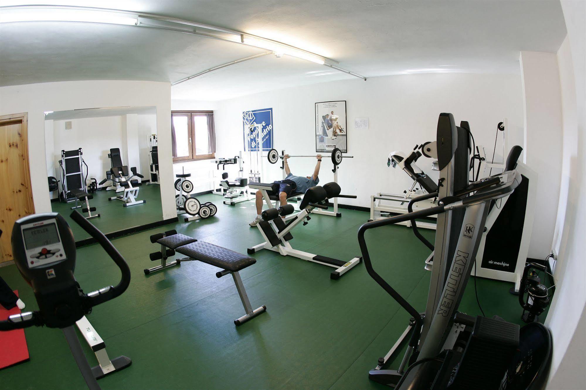 Albergo Quarto Pirovano Passo Stelvio Exteriör bild